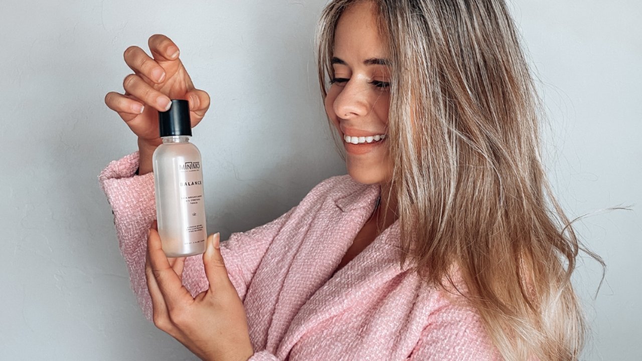 HERE IS THE SCOOP: WHAT DOES A FACE TONER DO? | Minimo Skin Essentials